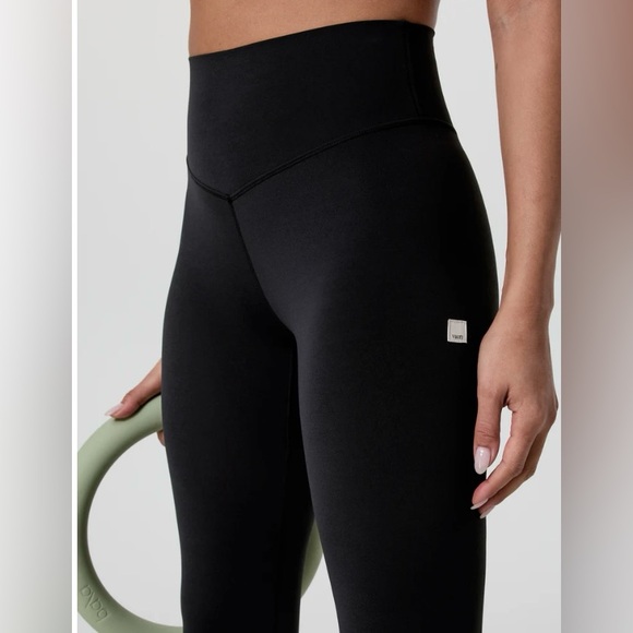 Vuori Pants - NWT Vuori AllTheForm™ Legging, size M